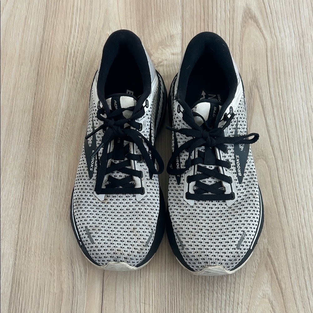 Brooks Adrenaline GTS22 - Women’s